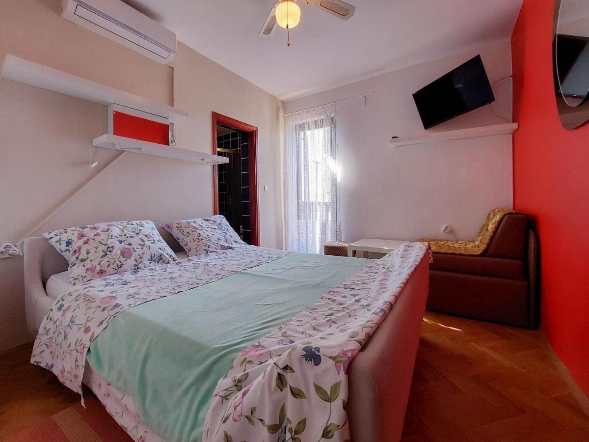 Apartment And Room Marica Punat Exterior foto