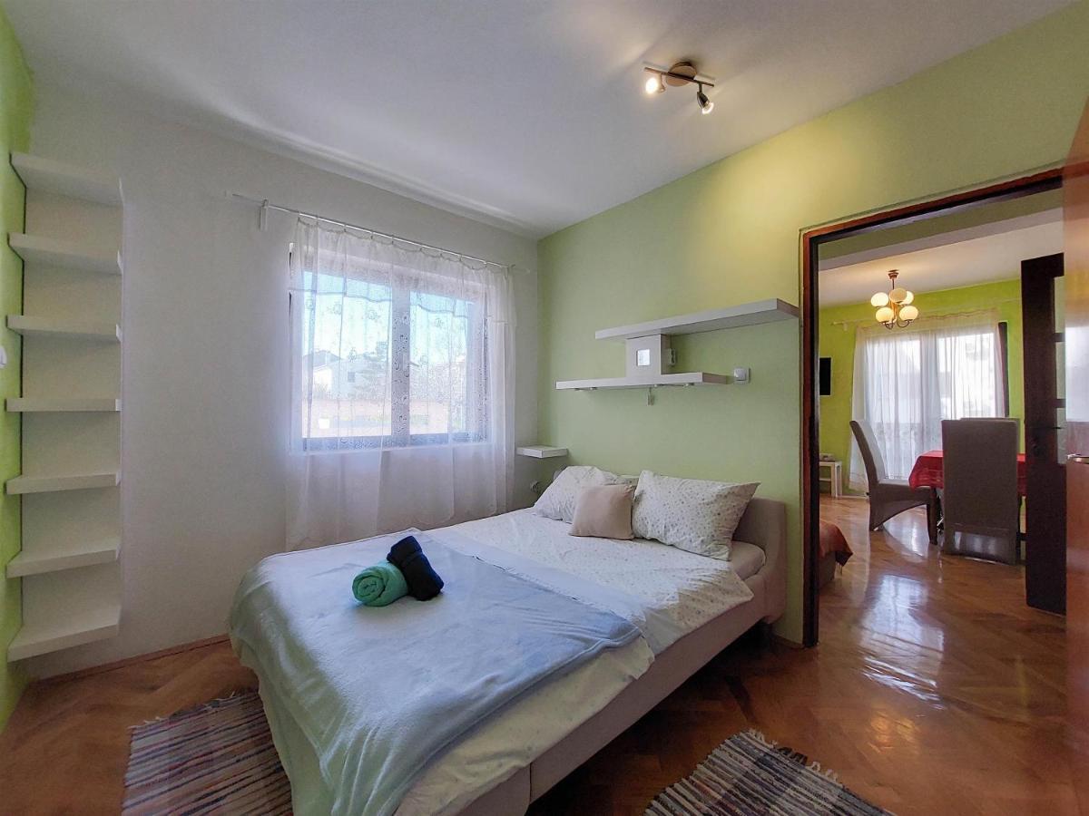 Apartment And Room Marica Punat Exterior foto